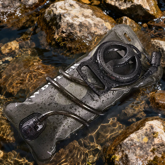 Hydration Water Reservoir 1.5 / 2.0 / 3.0 Liter Leak-proof - Grey reservoir by a mountain stream